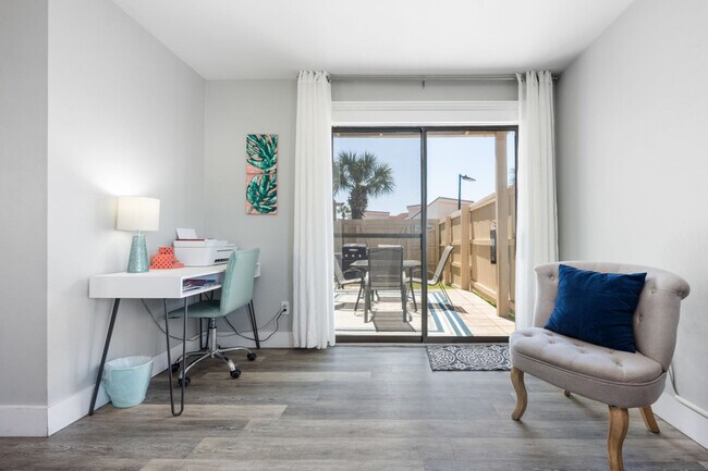 Building Photo - 17462 Front Beach Rd