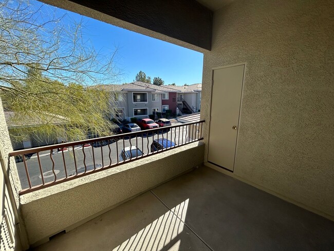 Building Photo - Charming 2 Bed, 2 Bath Condo