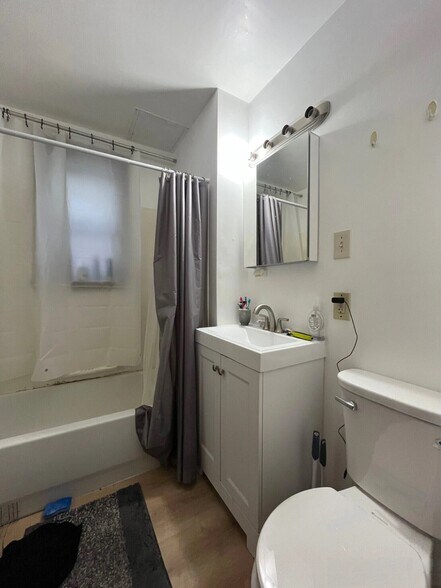 Building Photo - 47 Litchfield St