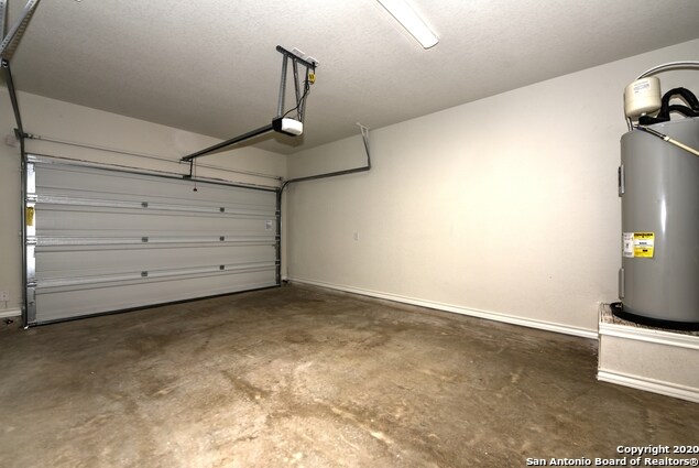 Building Photo - 10323 Lynwood Branch