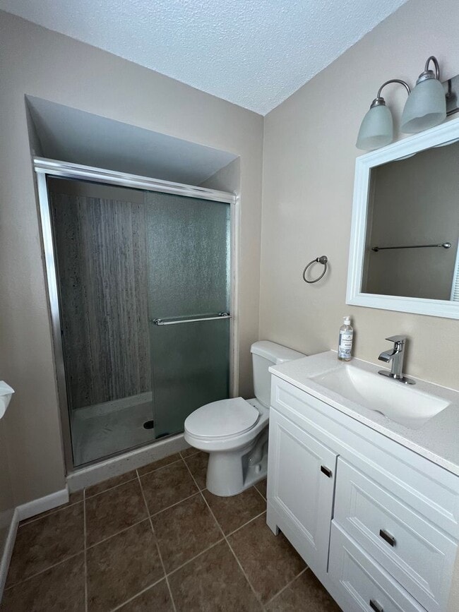 Building Photo - NEWLY RENOVATED HOME