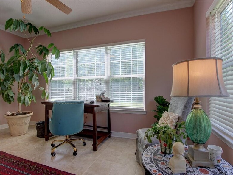 Building Photo - 4706 Twin Hickory Lake Dr