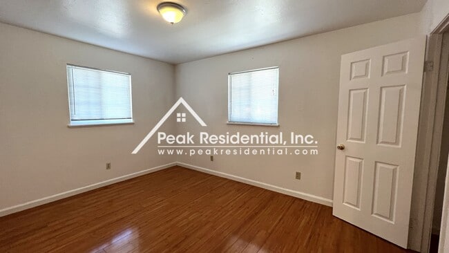 Building Photo - Nice 4bd/3ba House with 2 Car Garage