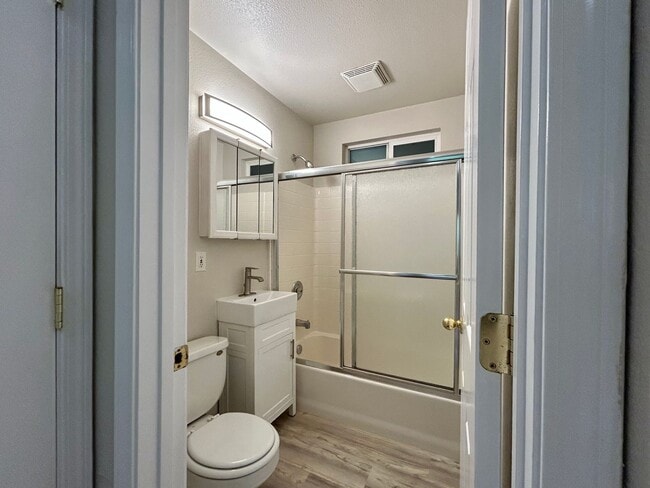 Building Photo - Tranquil 1 Bed, 1 Bath House!