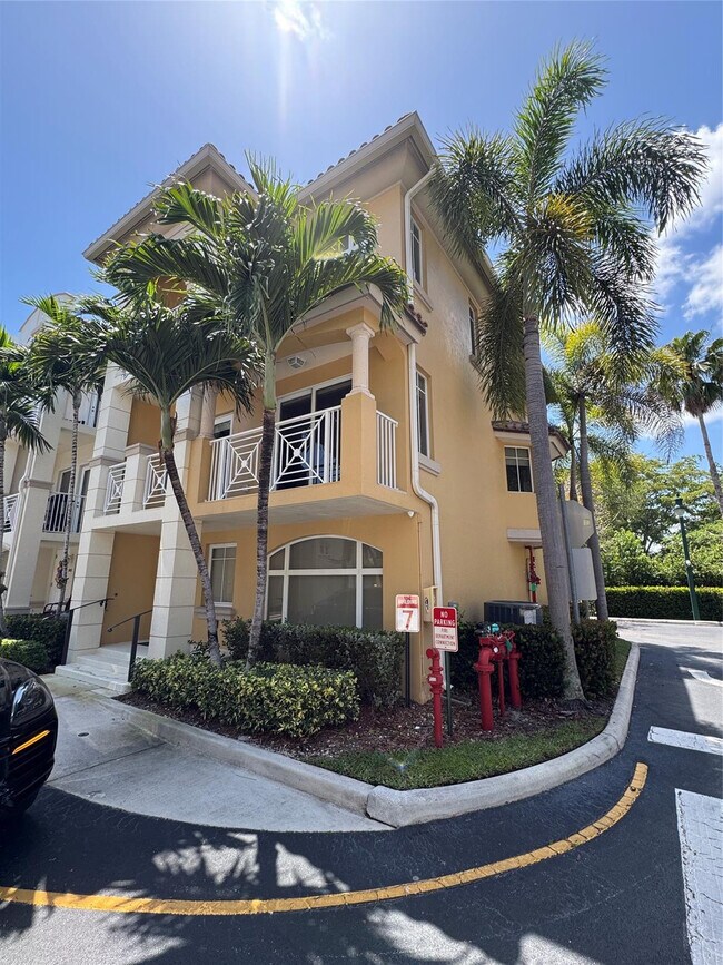 Building Photo - 2710 NE 184th Terrace