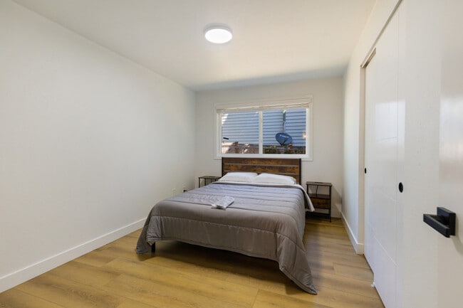 Building Photo - 905 142nd Ave SE