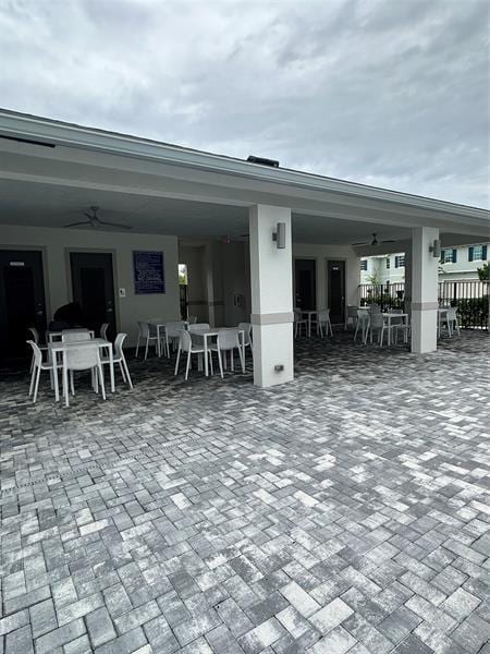 Building Photo - 4182 Lagoon Shore Dr
