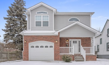 Building Photo - 438 Elm St