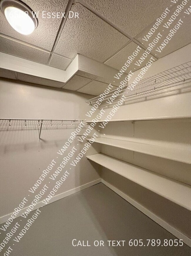 Building Photo - 6509 W Essex Dr