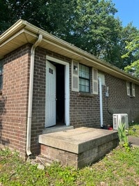 Building Photo - 2 Bedroom/1 Bath Duplex at 421 Cedar Valley Dr. Convenient to Nolensville Pike, shops and restaur...