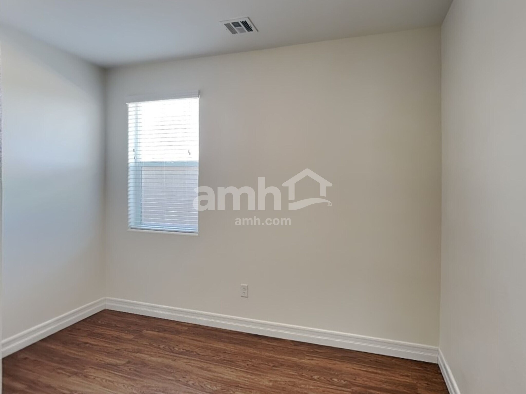 Building Photo - 5804 Petronius St