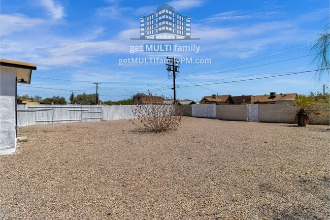 Building Photo - 325 N 17th Dr