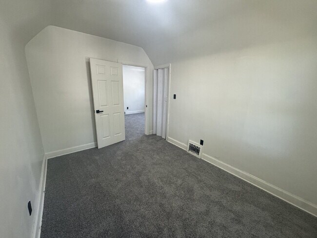 Building Photo - 5517 Drexel St