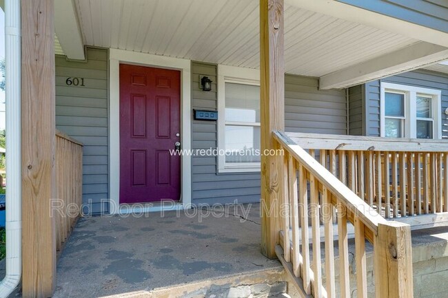 Building Photo - 601 N Sherman Dr