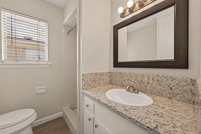 Building Photo - 9502 Skyline Dr