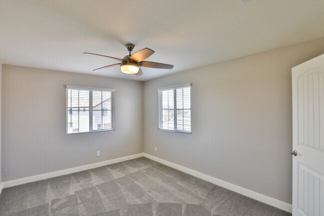 Building Photo - 9805 E Specter Dr
