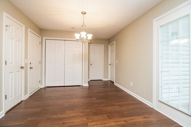 Building Photo - 1505 Chestnut Oak Dr