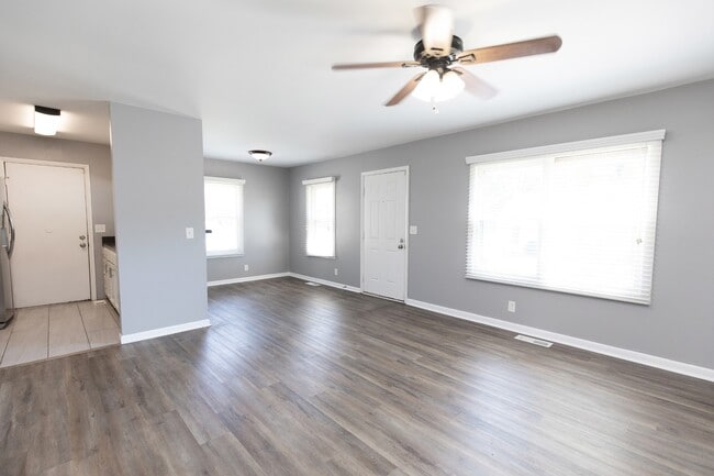 Building Photo - 857 Heritage Cir