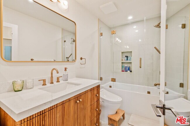 Building Photo - 3988 Beethoven St