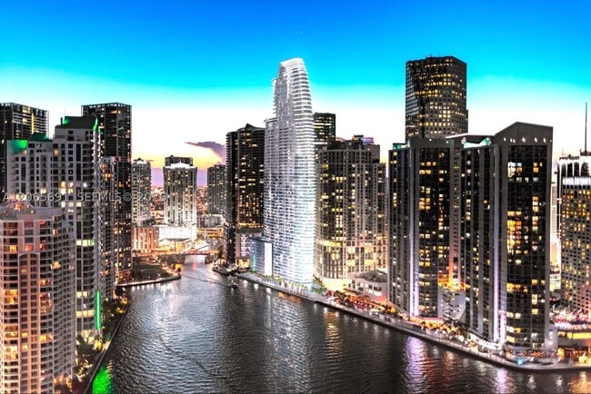 Building Photo - 300 Biscayne Blvd