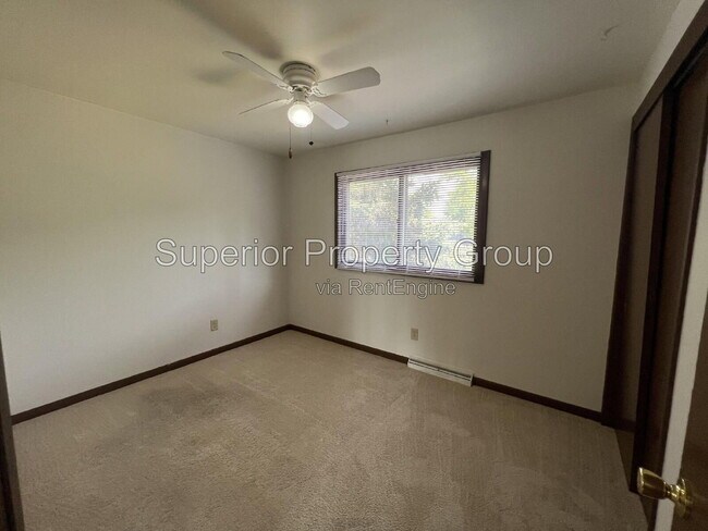 Building Photo - 536 Melody Ln