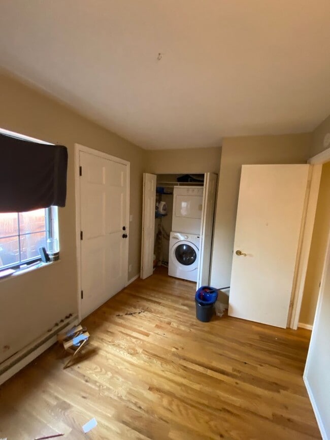 Building Photo - 2 Bed Plus Office 1.5 Bath Two Floor Condo In Ideal Central Boulder Location!