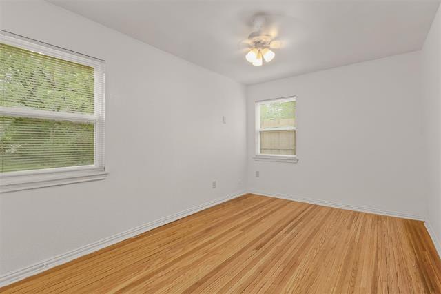 Building Photo - 3004 Ballinger Dr