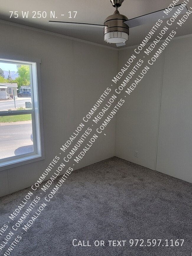 Building Photo - 75 W 250 N