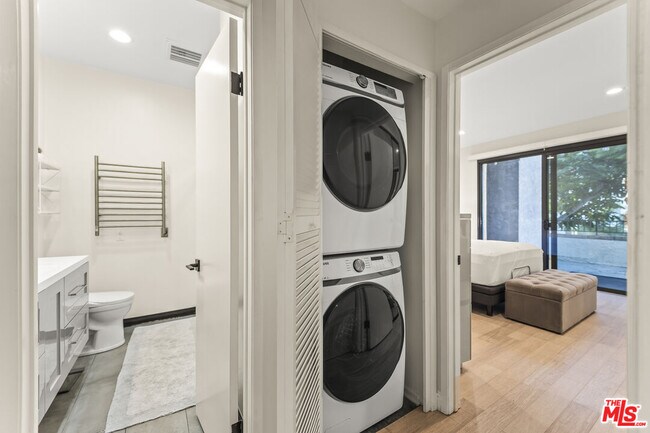 Building Photo - 8110 Manitoba St