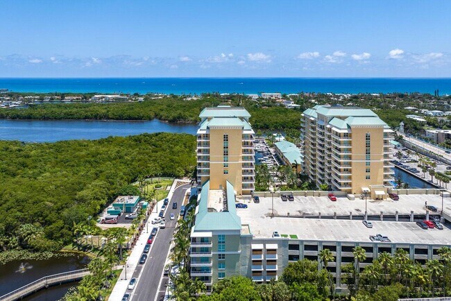 Building Photo - 700 E Boynton Beach Blvd