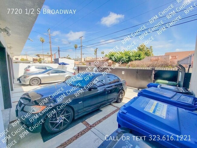 Building Photo - 7720 1/2 S Broadway-