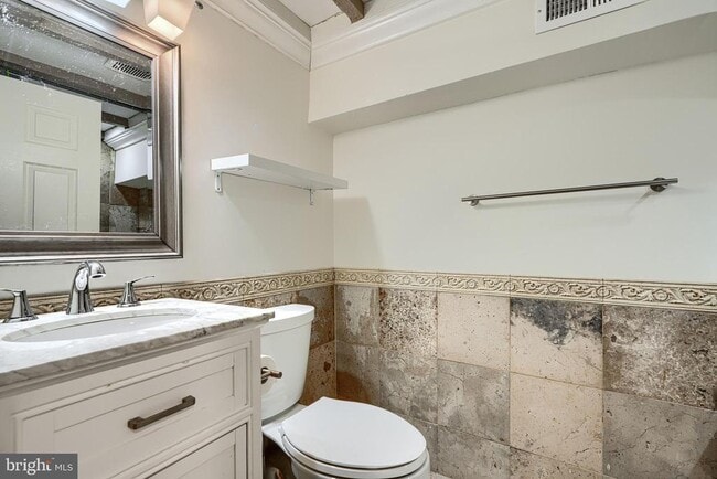 Building Photo - 1413 Anchor St