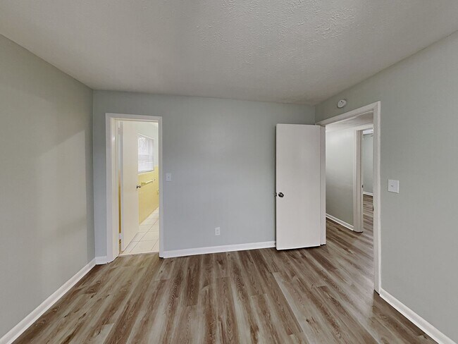 Building Photo - Updated 3 Bed, 2 Bath Home with Fenced Yard & Sunroom in Jacksonville, FL