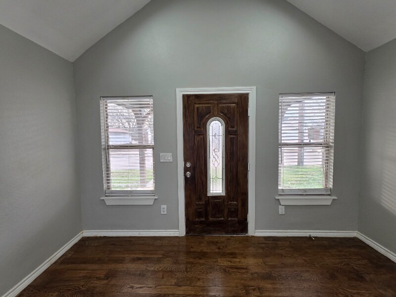 Building Photo - 1650 Ruthdale Dr