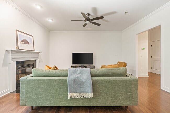 Building Photo - Convenient Carrboro Living in a Spacious 4 Bedroom Home