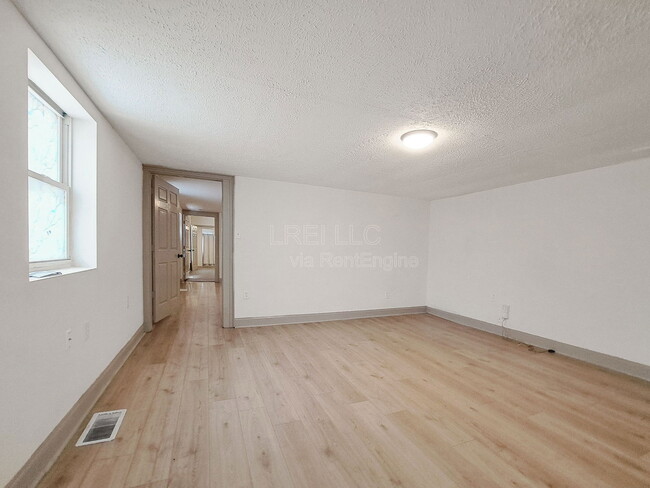 Building Photo - 2508 W Main St