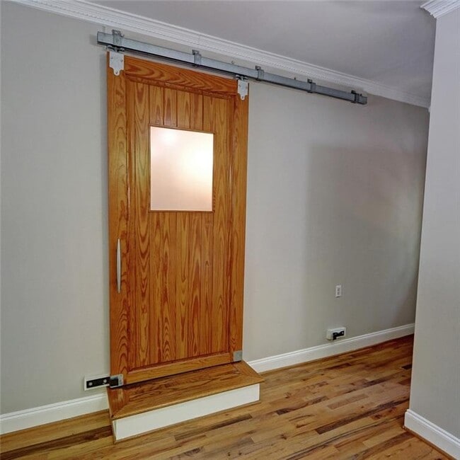 Building Photo - 2968 Fantasy Ln