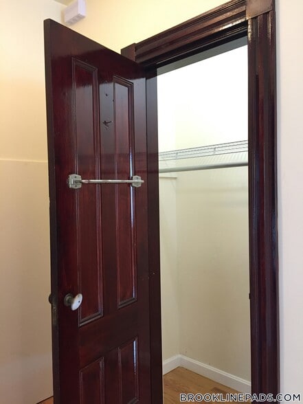 Building Photo - 5 Smythe St