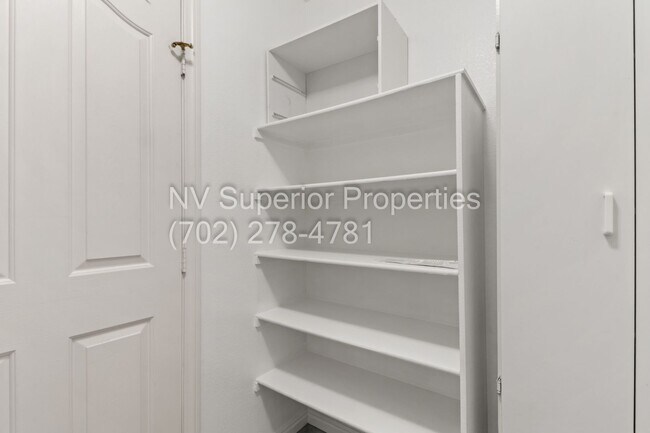 Building Photo - 2900 Soda Creek Ln
