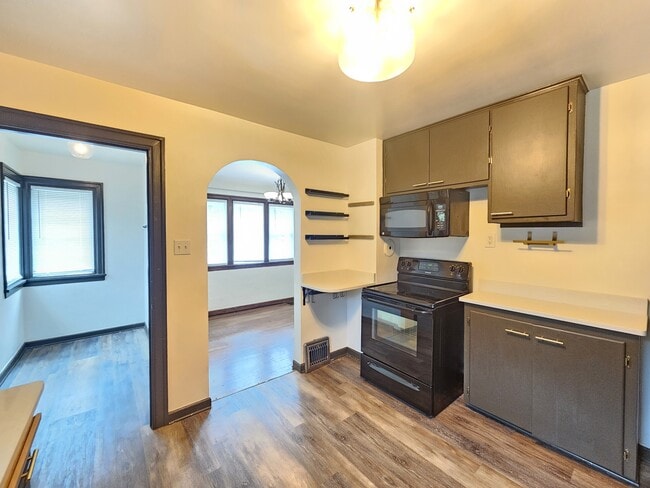 Building Photo - 829 S Ivory St