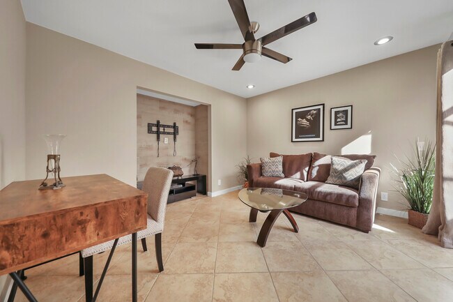 Building Photo - 44389 Cannes Ct