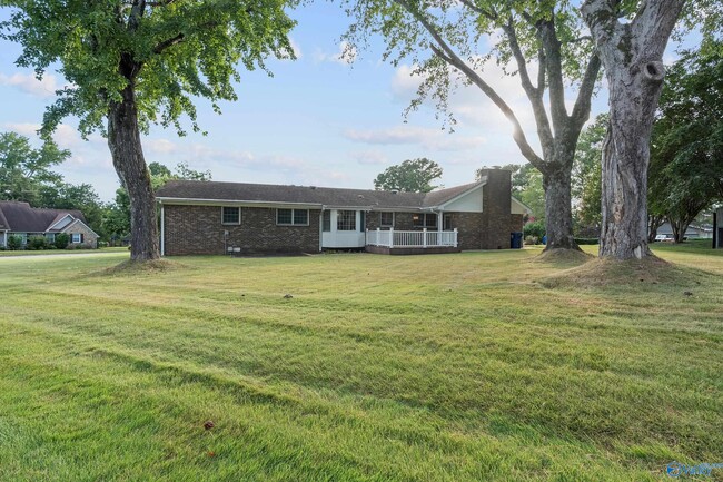 Building Photo - 12017 Camelot Dr SE