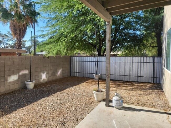 Building Photo - Charming 3BR House in Tucson