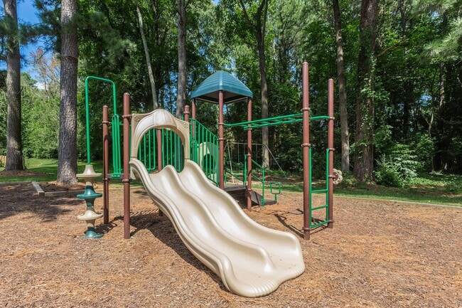 Newly Renovated Townhome at Pine Ridge Apartments in Cary, NC - Pine Ridge Townhomes