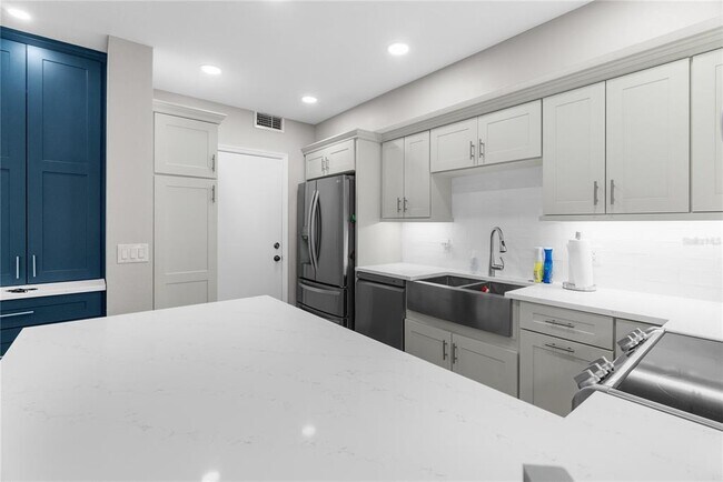 Building Photo - 5396 Gulf Blvd