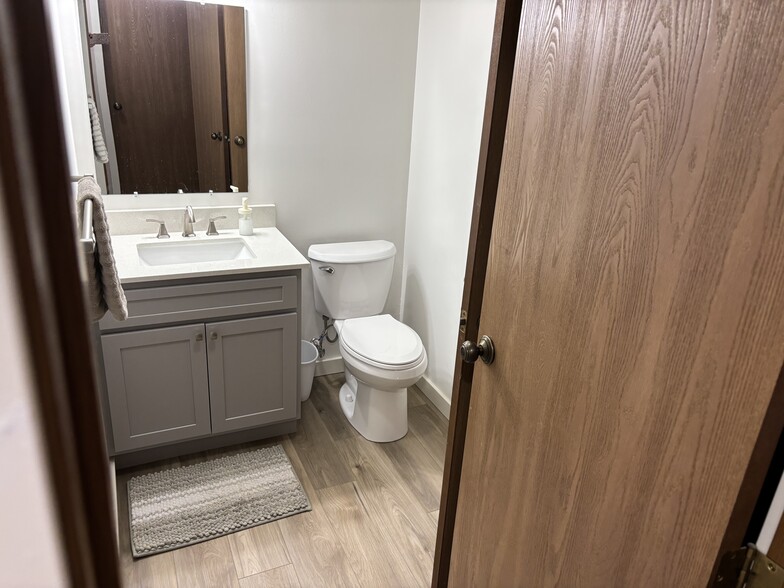 Building Photo - 2360 Wapakoneta Ave