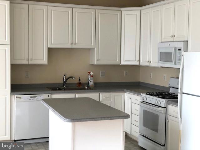 Building Photo - 21505 Trowbridge Square