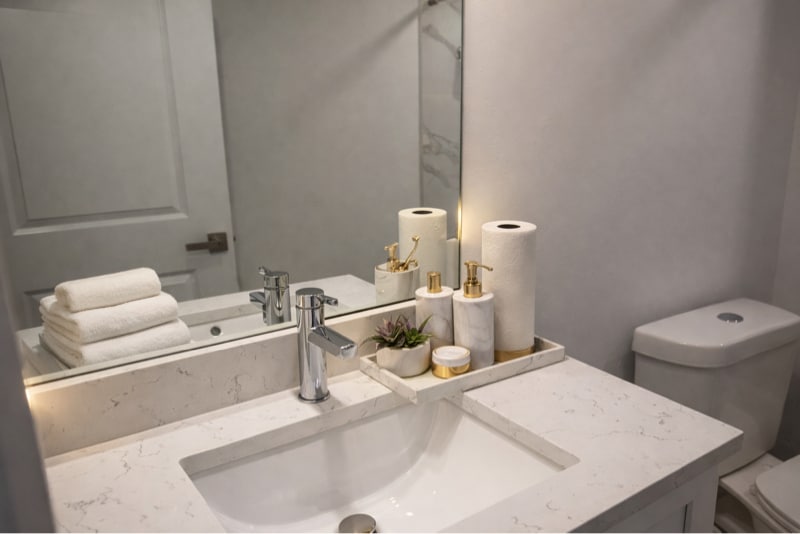 Building Photo - 736 Aprile Ave S