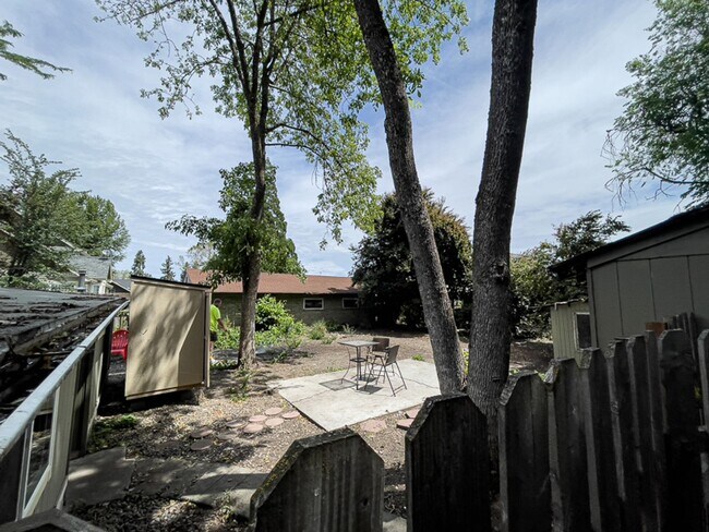 Building Photo - Arnold House