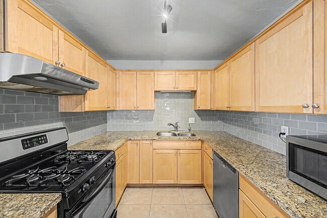 Building Photo - 2514 E Campbell Ave